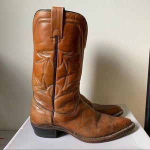 Gorgeous Caramel Brown Cowboy Boots
